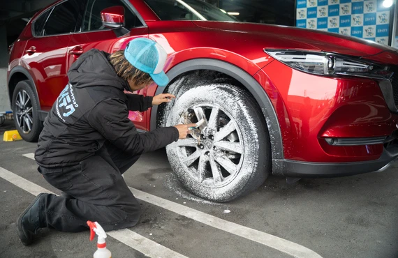 お買い物時間にプロの洗車をお気軽に　ミガイテクにお任せ